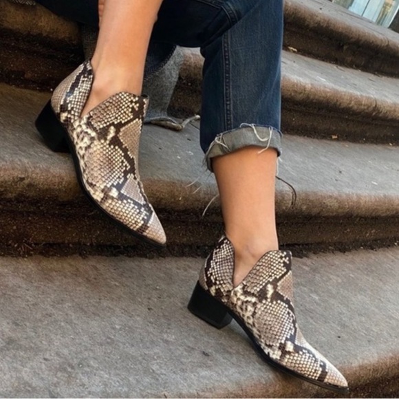 Marc Fisher Shoes - Marc Fisher Yilda 2 Leather Snakeskin Animal Print Booties Size 8.5